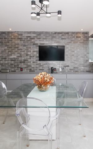 Apartamento à venda com 136m², 3 quartos e 2 vagas Apartamento à venda com 136m², 3 quartos e 2 vagasVaranda