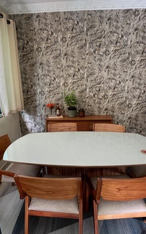 Casa à venda com 105m², 2 quartos e 2 vagas Casa à venda com 105m², 2 quartos e 2 vagasSala