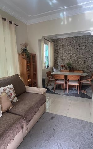 Casa à venda com 105m², 2 quartos e 2 vagas Casa à venda com 105m², 2 quartos e 2 vagasSala