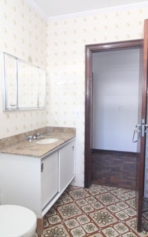 Casa à venda com 179m², 3 quartos e 2 vagasBanheiro comum