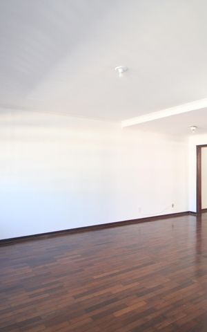 Casa à venda com 179m², 3 quartos e 2 vagasSala 1