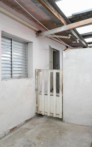 Casa à venda com 200m², 5 quartos e 1 vaga Casa à venda com 200m², 5 quartos e 1 vagaCasa 2