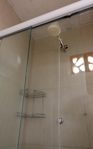 Casa para alugar com 140m², 4 quartos e 2 vagasBanheiro da Suíte externa