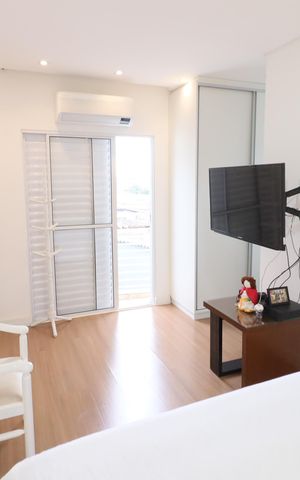Casa à venda com 175m², 4 quartos e 4 vagasSuíte 3