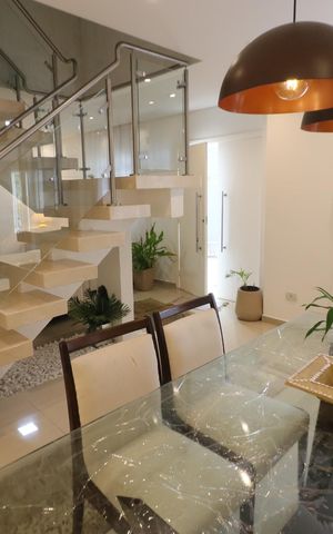 Casa à venda com 175m², 4 quartos e 4 vagasSala