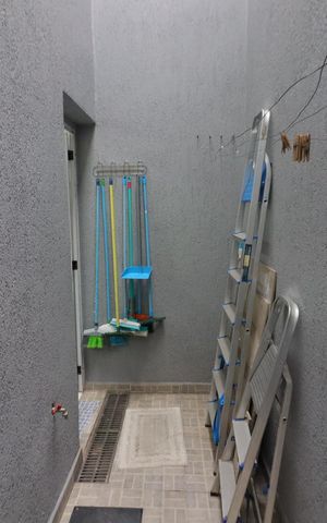 Casa à venda com 175m², 4 quartos e 4 vagasÁrea de Serviço