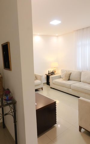Casa à venda com 175m², 4 quartos e 4 vagasSala