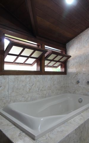 Casa à venda com 320m², 4 quartos e 4 vagasQuarto 4 - Suíte