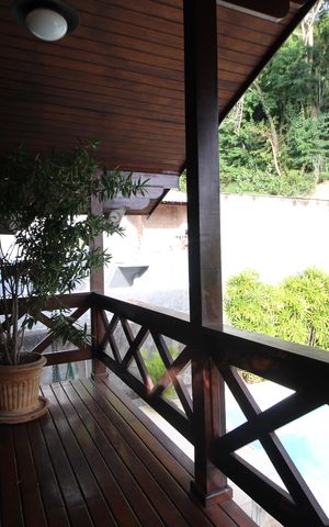 Casa à venda com 320m², 4 quartos e 4 vagasQuarto 4 - Varanda