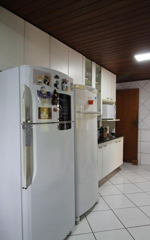 Casa à venda com 320m², 4 quartos e 4 vagasCozinha