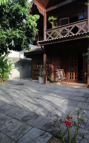 Casa à venda com 320m², 4 quartos e 4 vagasÁrea Externa