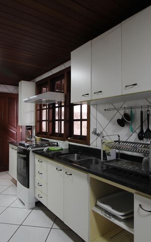 Casa à venda com 320m², 4 quartos e 4 vagasCozinha