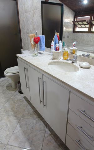 Casa à venda com 320m², 4 quartos e 4 vagasQuarto 4 - Suíte