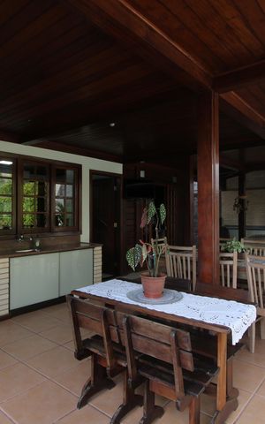 Casa à venda com 320m², 4 quartos e 4 vagasÁrea Externa