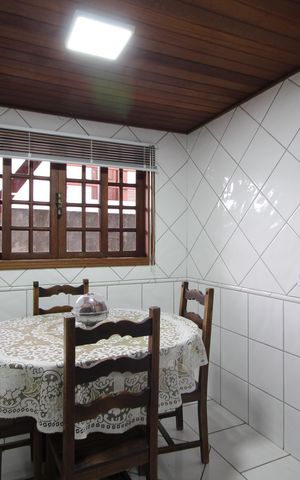 Casa à venda com 320m², 4 quartos e 4 vagasCozinha