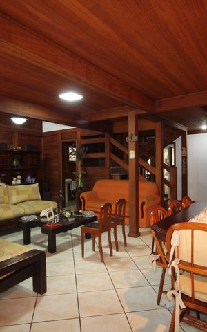 Casa à venda com 320m², 4 quartos e 4 vagasSala 1