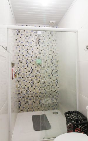 Casa à venda com 100m², 4 quartos e 2 vagas Casa à venda com 100m², 4 quartos e 2 vagasBanheiro