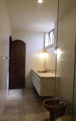 Apartamento à venda com 240m², 4 quartos e 2 vagasBanheiro da Suíte 1