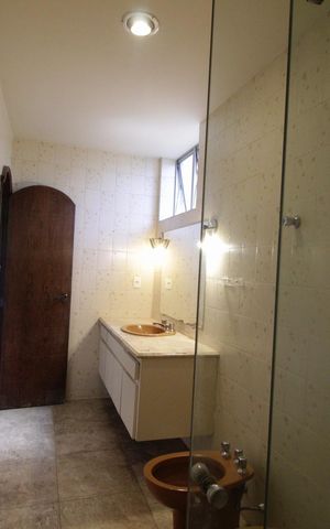 Apartamento à venda com 240m², 4 quartos e 2 vagasBanheiro da Suíte 1