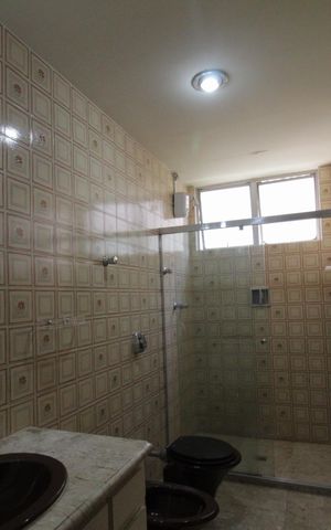 Apartamento à venda com 240m², 4 quartos e 2 vagasBanheiro suite 2