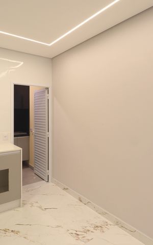 Casa à venda com 95m², 3 quartos e 2 vagas Casa à venda com 95m², 3 quartos e 2 vagasCozinha - Armários