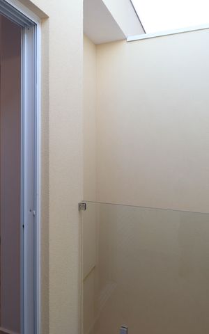 Casa à venda com 95m², 3 quartos e 2 vagas Casa à venda com 95m², 3 quartos e 2 vagasVaranda