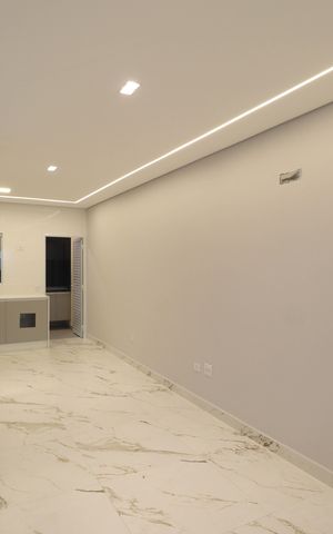 Casa à venda com 95m², 3 quartos e 2 vagas Casa à venda com 95m², 3 quartos e 2 vagasSala