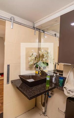 Apartamento à venda com 52m², 2 quartos e 1 vaga Apartamento à venda com 52m², 2 quartos e 1 vagaBanheiro