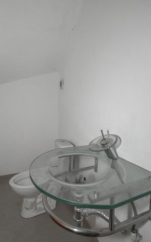 Casa à venda com 140m², 3 quartos e 2 vagasLavabo