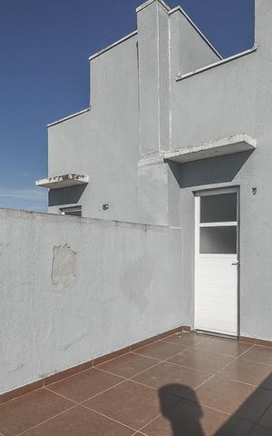 Casa à venda com 140m², 3 quartos e 2 vagasTerraço