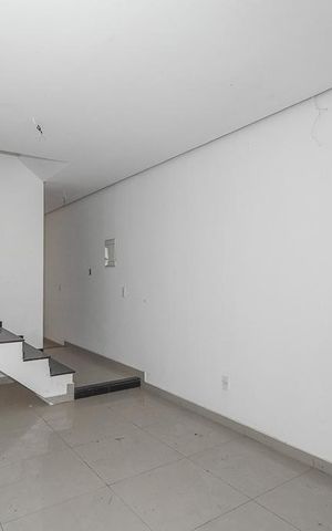 Casa à venda com 140m², 3 quartos e 2 vagasSala
