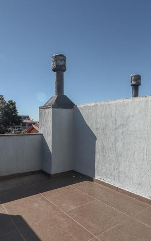 Casa à venda com 140m², 3 quartos e 2 vagasTerraço