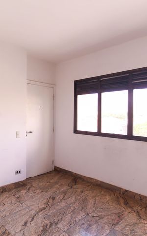Apartamento para alugar com 298m², 4 quartos e 5 vagas Apartamento para alugar com 298m², 4 quartos e 5 vagasÁrea de Serviço
