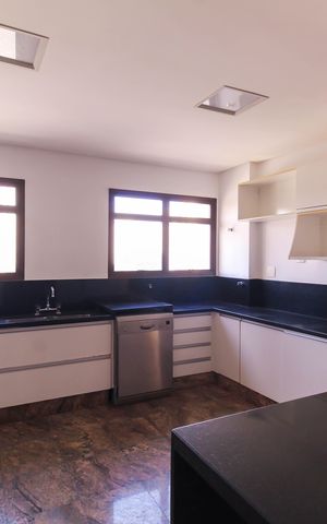 Apartamento para alugar com 298m², 4 quartos e 5 vagas Apartamento para alugar com 298m², 4 quartos e 5 vagasCozinha