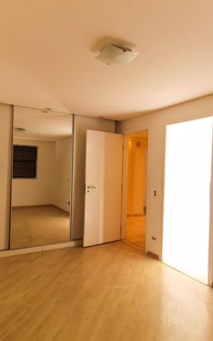 Apartamento para alugar com 298m², 4 quartos e 5 vagas Apartamento para alugar com 298m², 4 quartos e 5 vagasQuarto 3 - Suíte