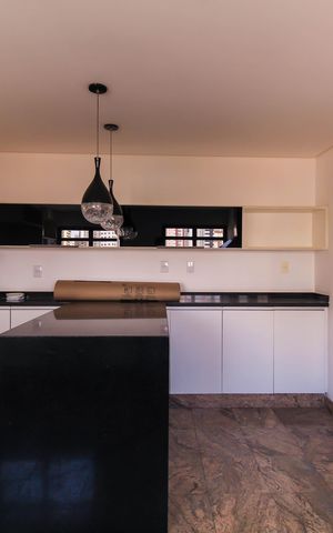 Apartamento para alugar com 298m², 4 quartos e 5 vagas Apartamento para alugar com 298m², 4 quartos e 5 vagasCozinha