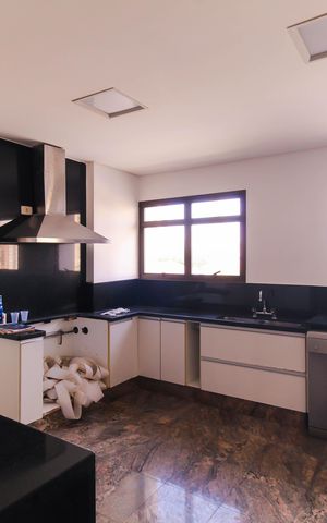 Apartamento para alugar com 298m², 4 quartos e 5 vagas Apartamento para alugar com 298m², 4 quartos e 5 vagasCozinha