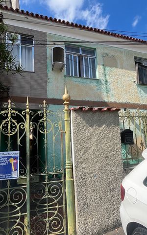 Casa à venda com 60m², 3 quartos e sem vaga Casa à venda com 60m², 3 quartos e sem vagaFachada
