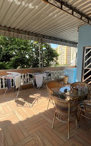 Casa à venda com 60m², 3 quartos e sem vaga Casa à venda com 60m², 3 quartos e sem vagaTerraço