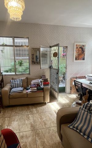 Casa à venda com 60m², 3 quartos e sem vaga Casa à venda com 60m², 3 quartos e sem vagaSala