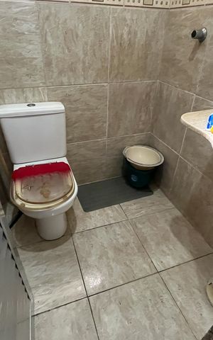 Casa à venda com 60m², 3 quartos e sem vaga Casa à venda com 60m², 3 quartos e sem vagaBanheiro 2
