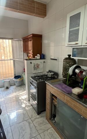 Casa à venda com 60m², 3 quartos e sem vaga Casa à venda com 60m², 3 quartos e sem vagaCozinha