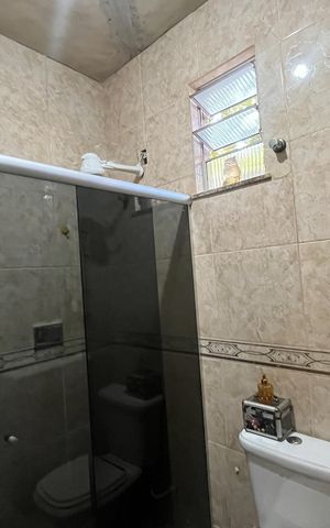 Casa à venda com 60m², 3 quartos e sem vaga Casa à venda com 60m², 3 quartos e sem vagaBanheiro