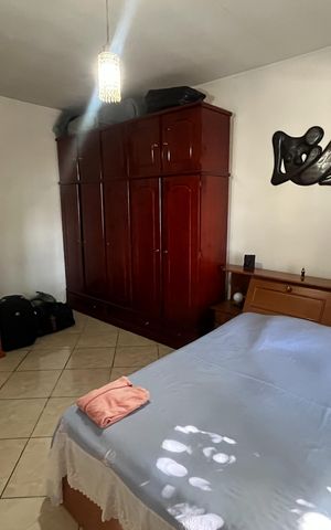 Casa à venda com 60m², 3 quartos e sem vaga Casa à venda com 60m², 3 quartos e sem vagaQuarto 1