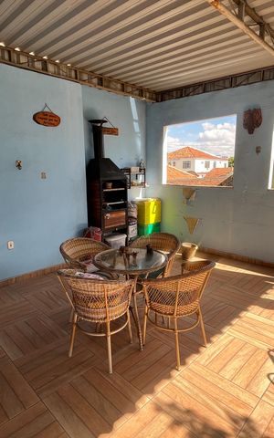 Casa à venda com 60m², 3 quartos e sem vaga Casa à venda com 60m², 3 quartos e sem vagaTerraço