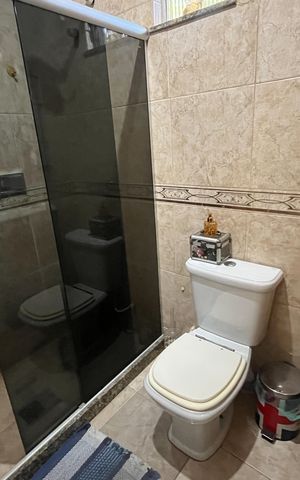 Casa à venda com 60m², 3 quartos e sem vaga Casa à venda com 60m², 3 quartos e sem vagaBanheiro