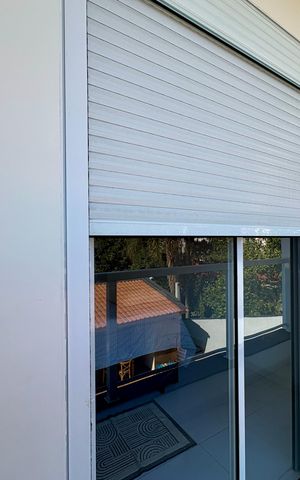 Casa para alugar com 220m², 2 quartos e 3 vagas Casa para alugar com 220m², 2 quartos e 3 vagasVaranda da Sala e Suíte 1