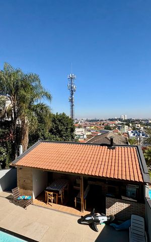 Casa para alugar com 220m², 2 quartos e 3 vagas Casa para alugar com 220m², 2 quartos e 3 vagasVista da Varanda da Sala e Suíte 1