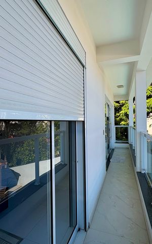 Casa para alugar com 220m², 2 quartos e 3 vagas Casa para alugar com 220m², 2 quartos e 3 vagasVaranda da Sala e Suíte 1
