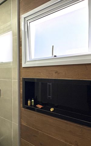 Casa para alugar com 220m², 2 quartos e 3 vagas Casa para alugar com 220m², 2 quartos e 3 vagasBanheiro da Suíte 2